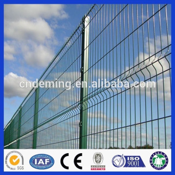 Square Post With Welded triangle bending wire mesh fence